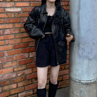 Loose-fitting leather jacket