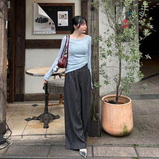 Side-shirred T-shirt