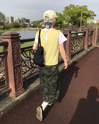Back button vest