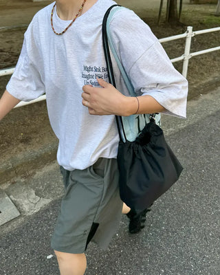 [8th Re-release] (ORIGINAL) Medium Drawstring Shoulder Bag (black)