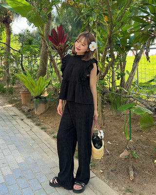 High-neck frilled neck and wide-leg pants set