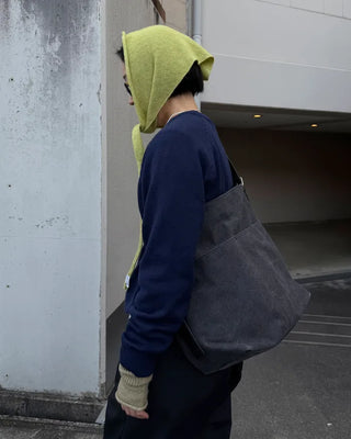 Unisex V-neck knit