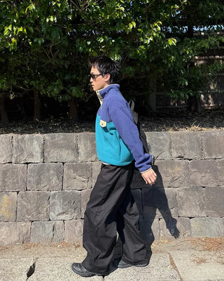 Curved silhouette wide pants