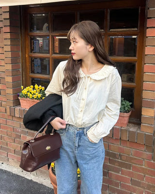 Round lace collar blouse