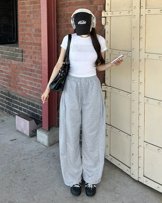 Wide-leg sweatpants with drawstring waist