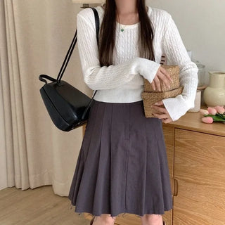 Twisted U-neck knit