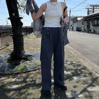 One-tuck easy denim pants