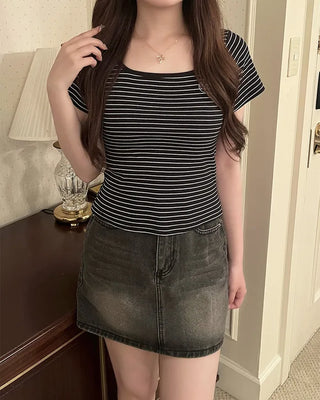 U-neck striped half-sleeve T-shirt