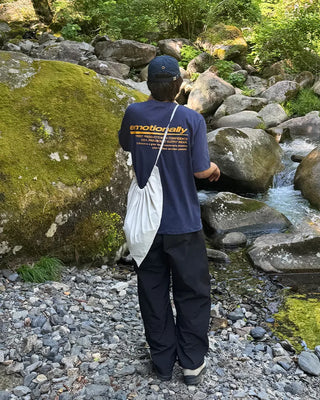 Pintuck nylon curved pants