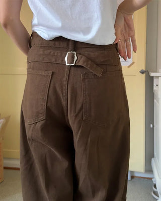 Back buckle cotton pants