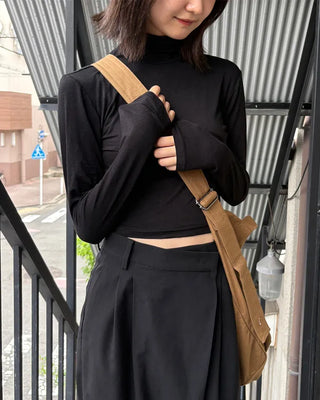 Cropped basic turtleneck T-shirt