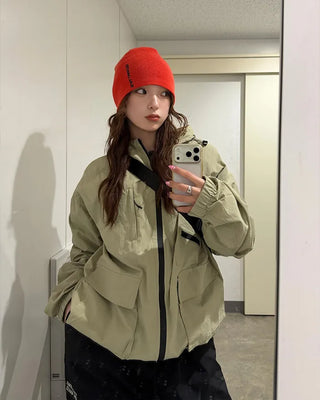 Hooded windbreaker with pockets