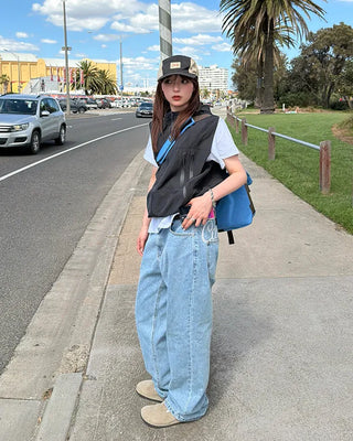 Back lettering denim pants