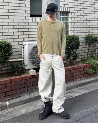 Henley neck long-sleeved T-shirt