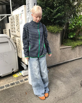 Half-neck striped zip