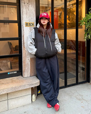 Wide sweatpants with side pockets