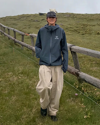 One-tuck cotton pants