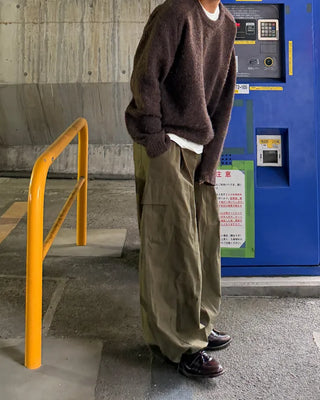 Panel-switching cargo pants