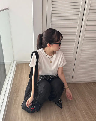 Cropped half-sleeve T-shirt