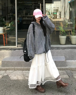 Drawstring hem check windbreaker