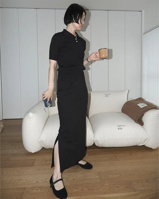Short-sleeved knit polo shirt