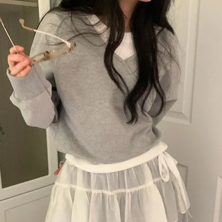 Loose-fit V-neck sweatshirt
