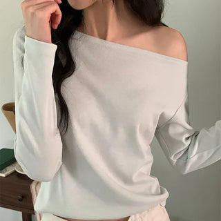 Semi-off-shoulder long-sleeved T-shirt