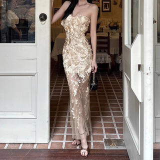 Sweetheart neck flower applique tube maxi dress