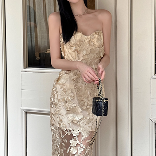 Sweetheart neck flower applique tube maxi dress