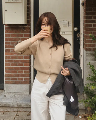 Y-neck modern cardigan