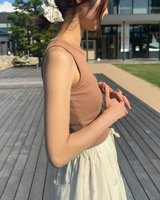 Cropped simple tank top