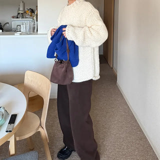 Handmade round knit