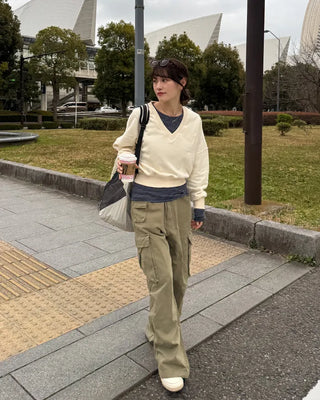 V-neck oversized sweatshirt