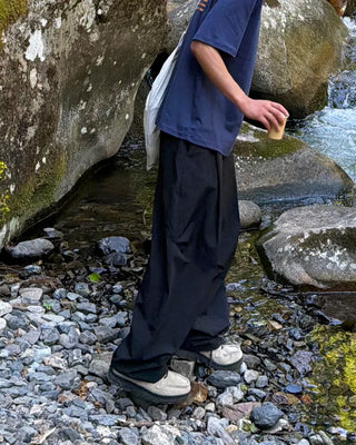 Pintuck nylon curved pants
