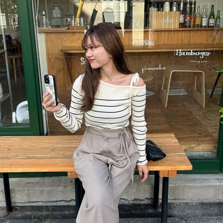 Shoulder ribbon striped knit