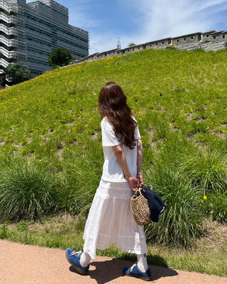 Net rattan tote bag