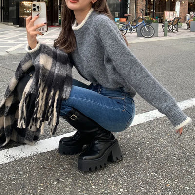 Two-tone raglan knit
