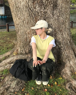 Simple basic short-sleeved shirt