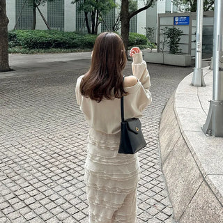 Off-shoulder cropped sweatshirt