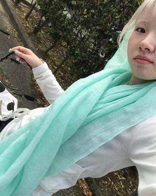 Simple color scarf