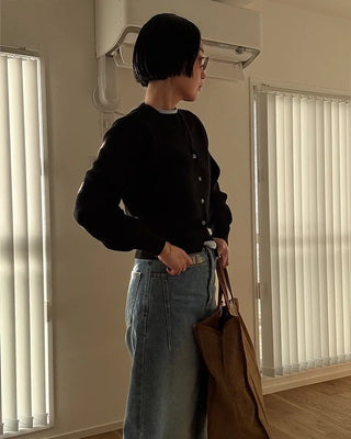 Voluminous V-neck cardigan