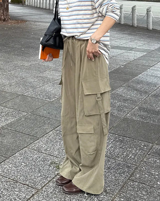 Wide cargo pants