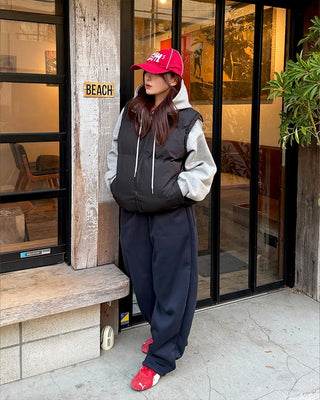Wide sweatpants with side pockets