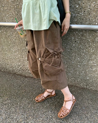 Wide cargo shorts