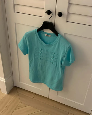 Button design T-shirt