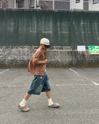 Washed Bermuda denim pants