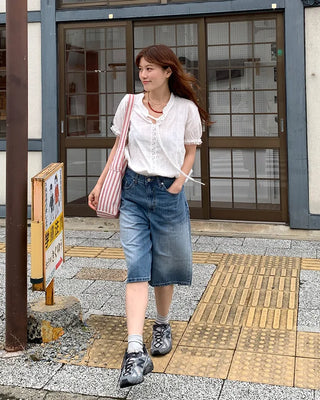 Back-button Bermuda shorts