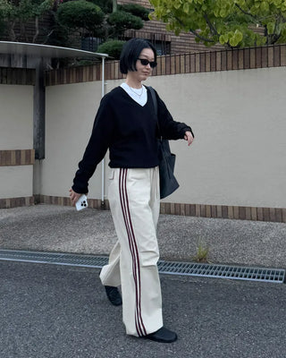 Waffle V-neck sweatshirt