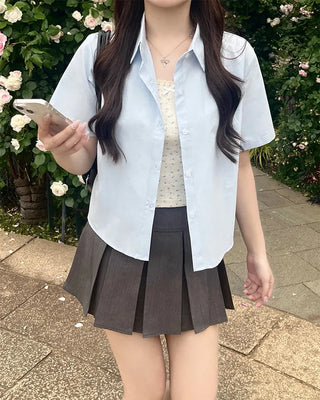 Cropped half-sleeve shirt