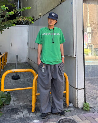 Wide-leg slacks with elastic waistband